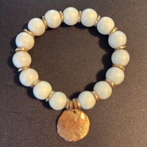 Susan Graver stretch bracelet Power Beads with gold tone charm & separators EUC